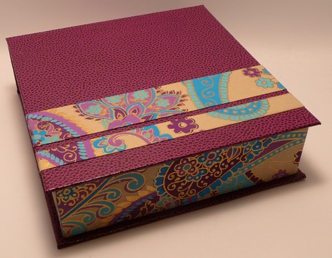 Boite violine et turquoise